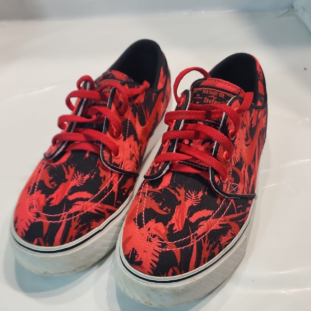Nike SB Stefan Janoski Premium Canvas Youth Skate Shoes Size 5.5 Y Red -